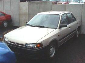 Mazda 323 92 года.